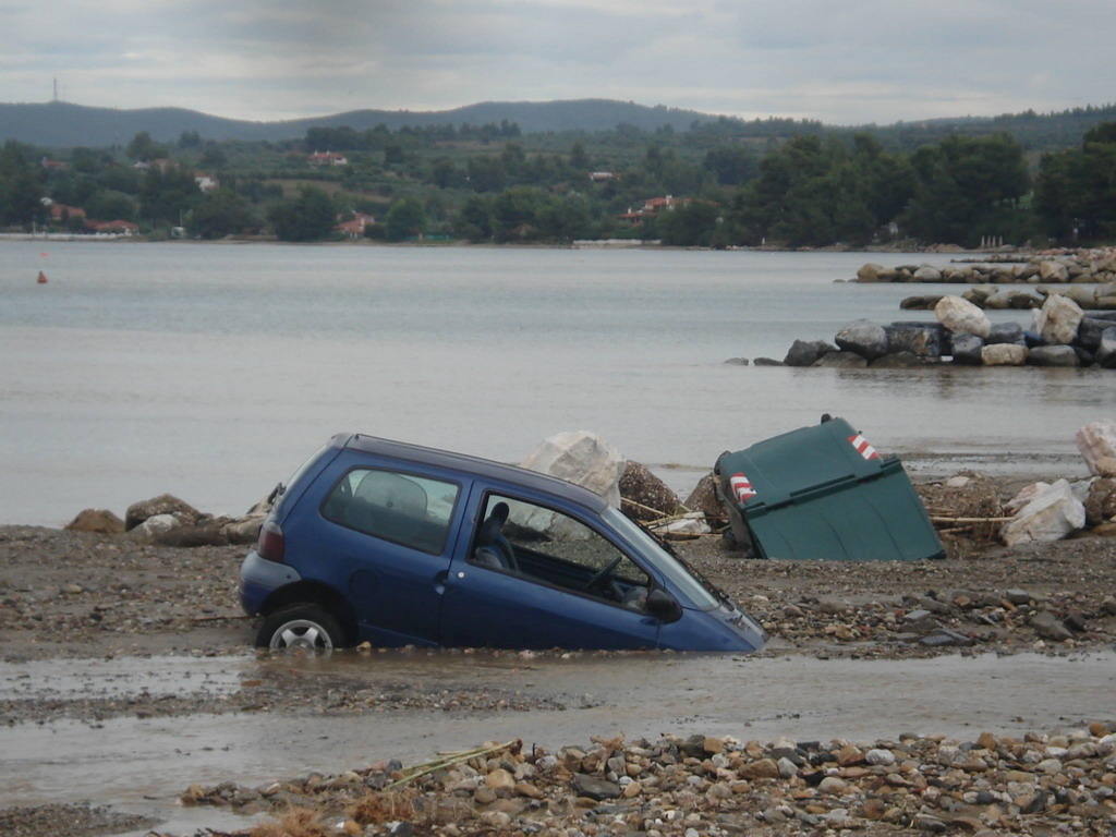 Nikiti posledice nevremena 